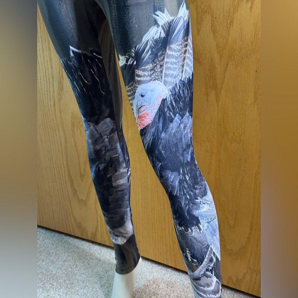 VENOR Turkey Print Camo Activewear Leggings Womens XS/S Artwear NWOT